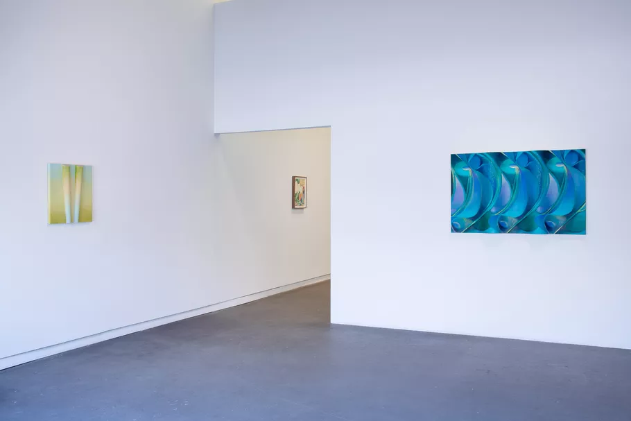 Installation view, “ear to the ceiling, eye to the sky” at Daniel Faria Gallery, Toronto. Courtesy of Daniel Faria Gallery.2