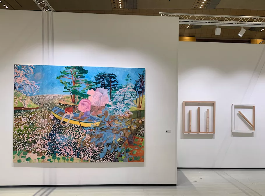 Installation view of Tomio Koyama Gallery’s booth at Frieze Seoul, 2023. Courtesy of Tomio Koyama Gallery.